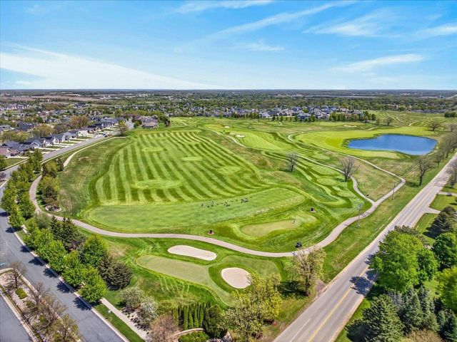 1053 Winged Foot Drive, Oregon, WI 53575