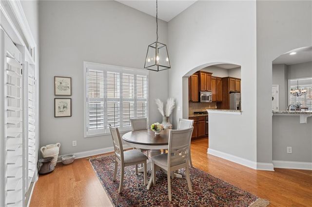 329 Northbrooke Lane, Woodstock, GA 30188