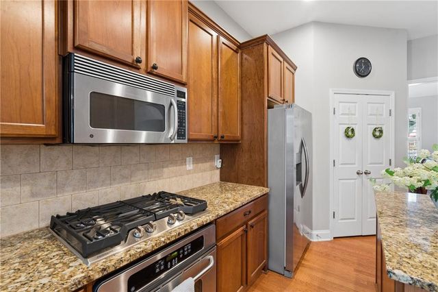 329 Northbrooke Lane, Woodstock, GA 30188