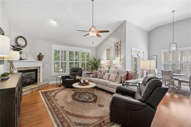 329 Northbrooke Lane, Woodstock, GA 30188