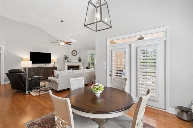 329 Northbrooke Lane, Woodstock, GA 30188