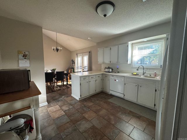 13 W Rockwood Drive, Conway, AR 72034