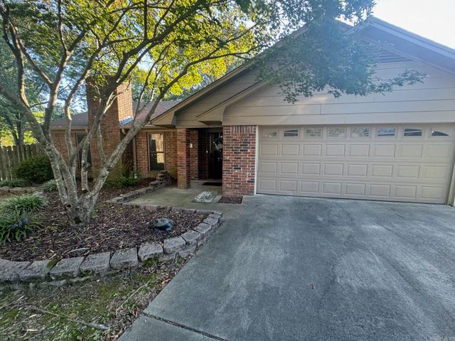 13 W Rockwood Drive, Conway, AR 72034