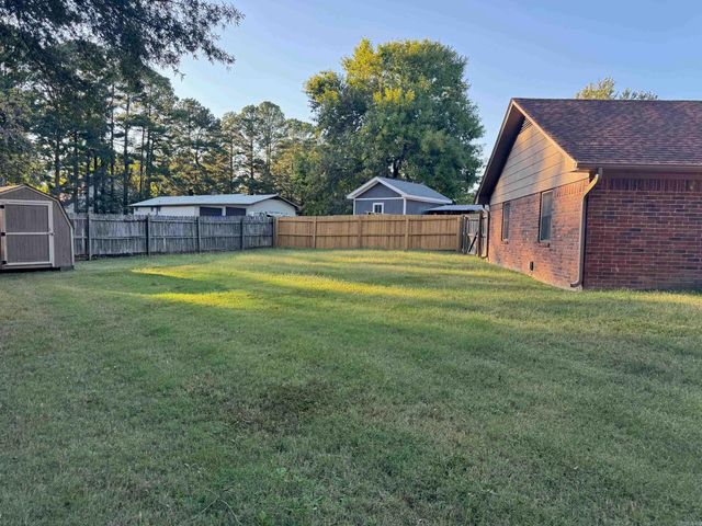 13 W Rockwood Drive, Conway, AR 72034