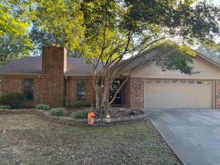 13 W Rockwood Drive, Conway, AR 72034