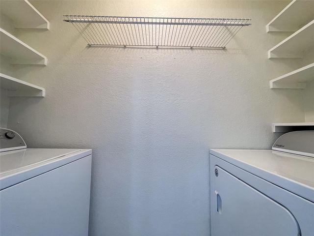 7021 Smith Drive, Hitchcock, TX 77563