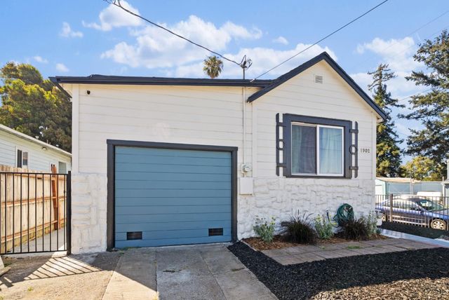 1902 88th Avenue, Oakland, CA 94621