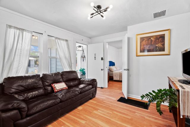 1902 88th Avenue, Oakland, CA 94621