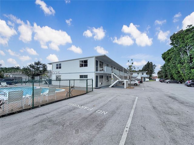 3211 SW 44th St 108, Dania Beach, FL 33312