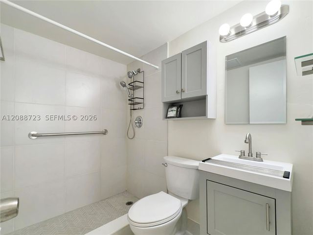 3211 SW 44th St 108, Dania Beach, FL 33312