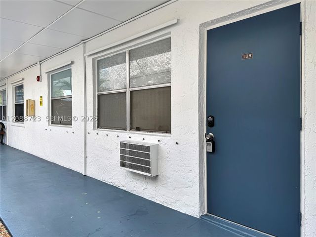 3211 SW 44th St 108, Dania Beach, FL 33312