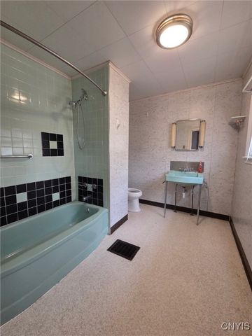 210 West Embargo Street, Rome, NY 13440