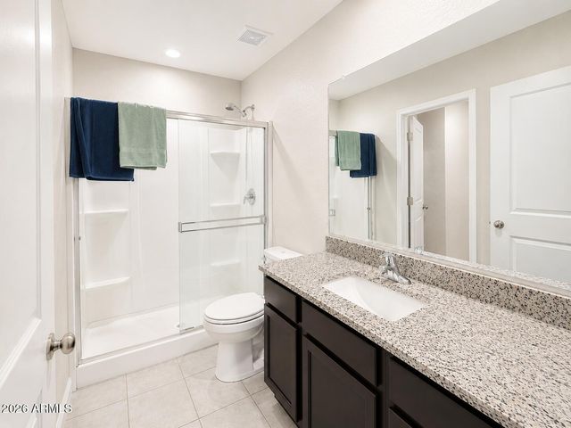 8247 W ILLINI Street, Phoenix, AZ 85043