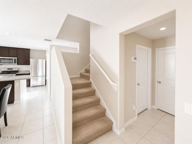 8247 W ILLINI Street, Phoenix, AZ 85043