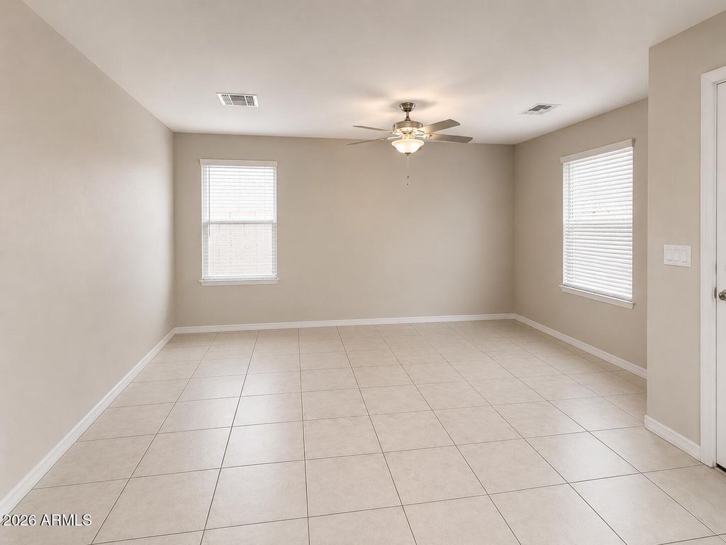 8247 W ILLINI Street, Phoenix, AZ 85043 — photo 4