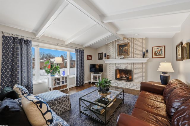 42474 Cannon Drive, Sterling Heights, MI 48313