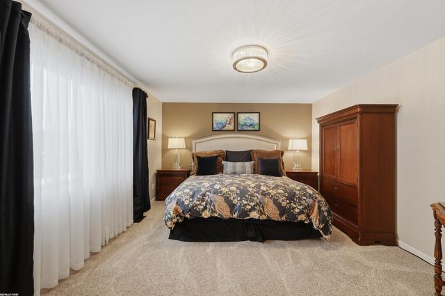 42474 Cannon Drive, Sterling Heights, MI 48313