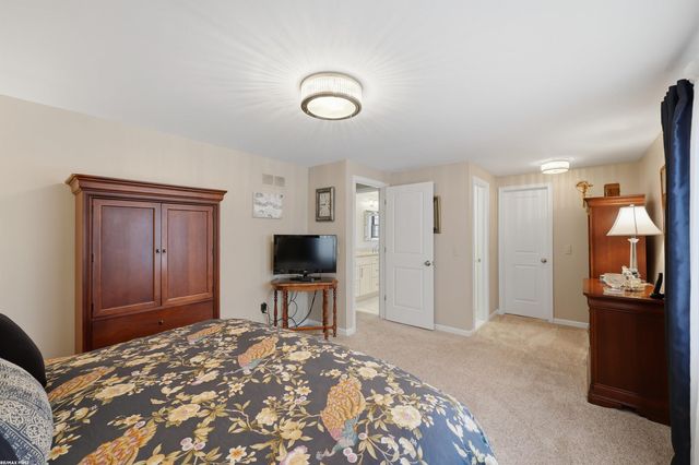 42474 Cannon Drive, Sterling Heights, MI 48313