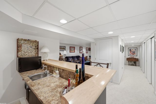 42474 Cannon Drive, Sterling Heights, MI 48313