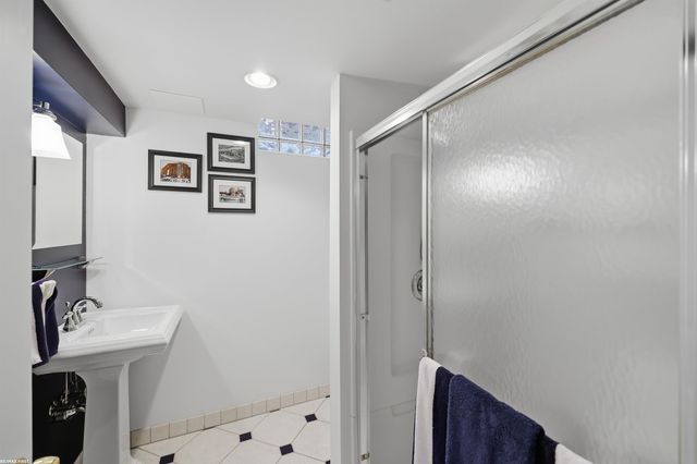 42474 Cannon Drive, Sterling Heights, MI 48313