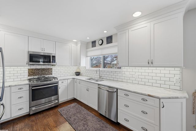 42474 Cannon Drive, Sterling Heights, MI 48313