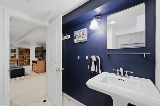 42474 Cannon Drive, Sterling Heights, MI 48313