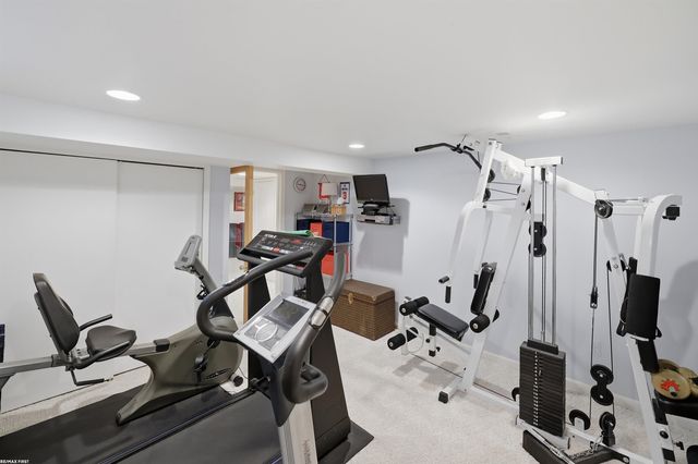 42474 Cannon Drive, Sterling Heights, MI 48313