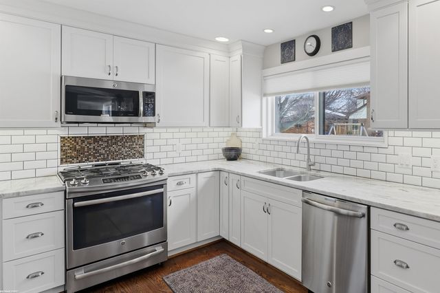 42474 Cannon Drive, Sterling Heights, MI 48313