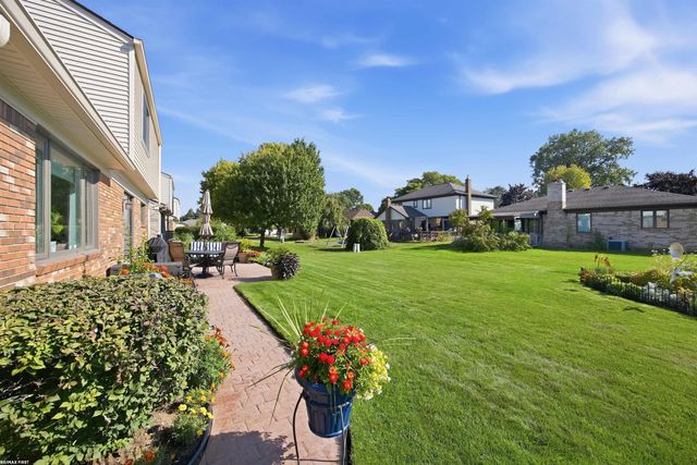 42474 Cannon Drive, Sterling Heights, MI 48313
