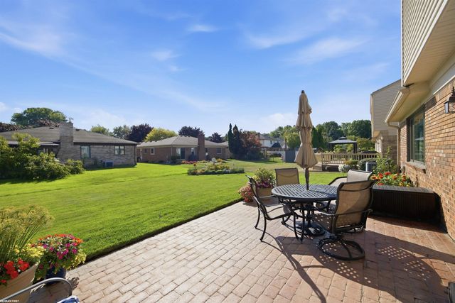 42474 Cannon Drive, Sterling Heights, MI 48313