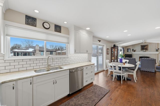 42474 Cannon Drive, Sterling Heights, MI 48313