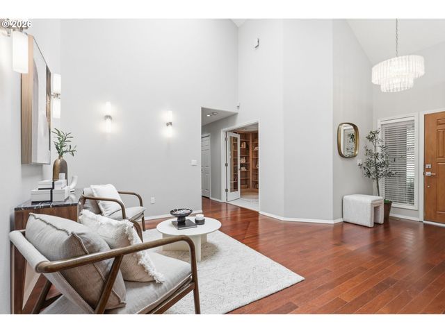 1712 Nw CAXTON Ct, Portland, OR 97229