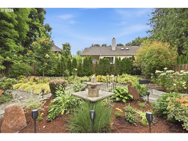 1712 Nw CAXTON Ct, Portland, OR 97229