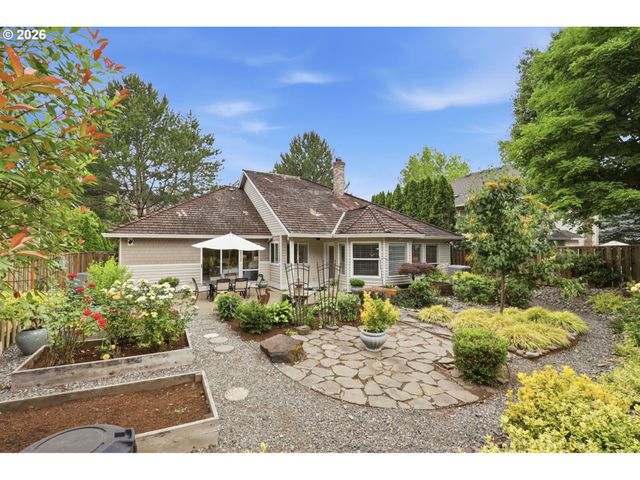 1712 Nw CAXTON Ct, Portland, OR 97229