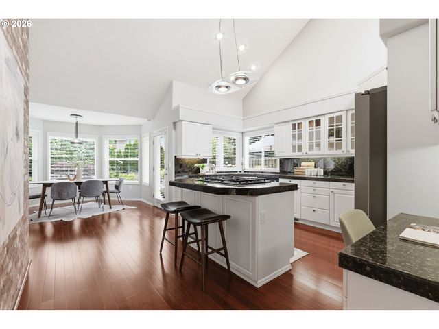 1712 Nw CAXTON Ct, Portland, OR 97229