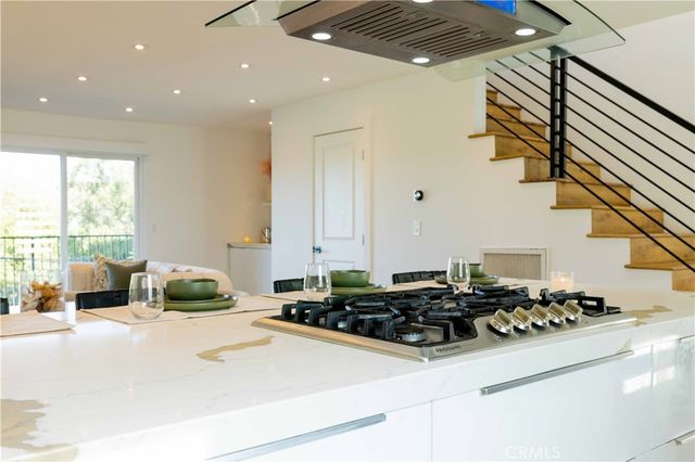 4300 Camello Road, Woodland Hills, CA 91364