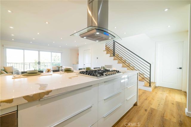 4300 Camello Road, Woodland Hills, CA 91364