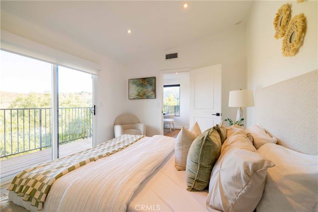 4300 Camello Road, Woodland Hills, CA 91364