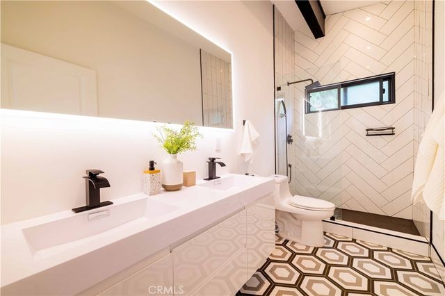 4300 Camello Road, Woodland Hills, CA 91364