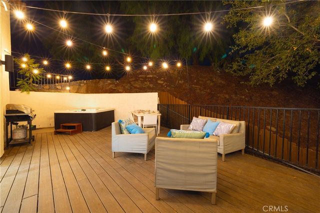 4300 Camello Road, Woodland Hills, CA 91364