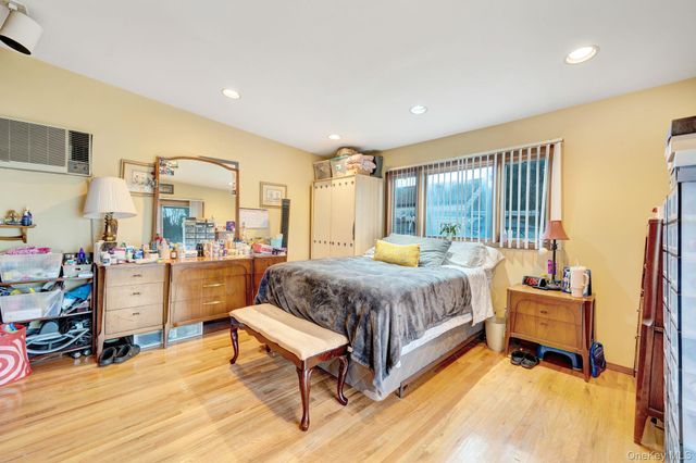 2176 6th Street, East Meadow, NY 11554