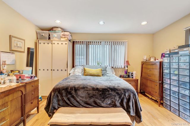 2176 6th Street, East Meadow, NY 11554