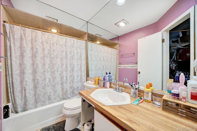 2176 6th Street, East Meadow, NY 11554