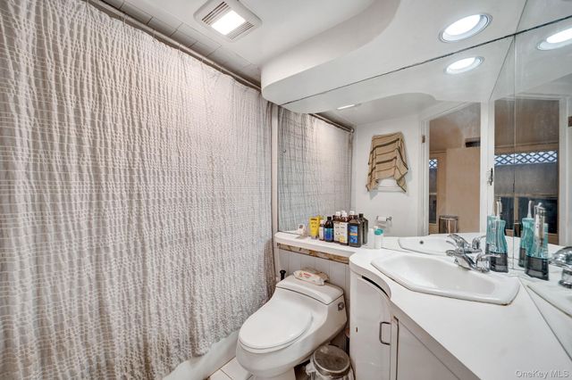 2176 6th Street, East Meadow, NY 11554