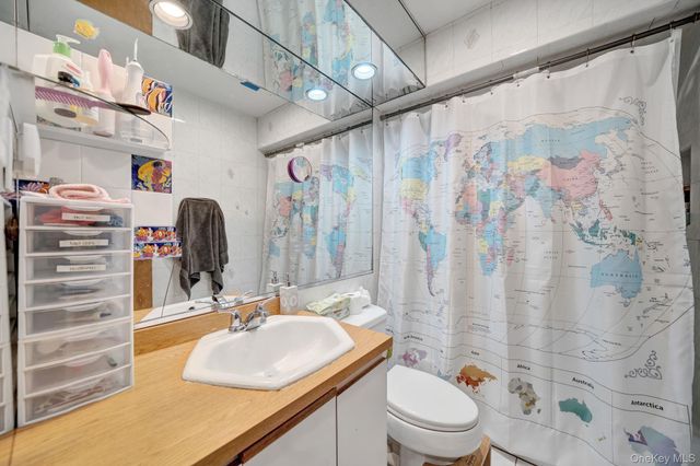 2176 6th Street, East Meadow, NY 11554