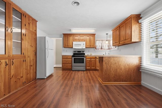 888 Fairfield School Road, Columbiana, OH 44408