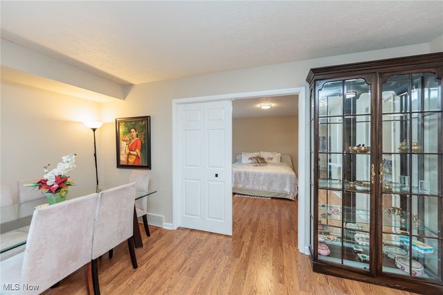 2202 Acacia Park Drive 2412, Lyndhurst, OH 44124