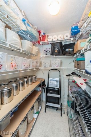 2202 Acacia Park Drive 2412, Lyndhurst, OH 44124