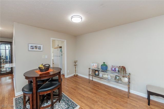 2202 Acacia Park Drive 2412, Lyndhurst, OH 44124