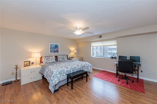 2202 Acacia Park Drive 2412, Lyndhurst, OH 44124